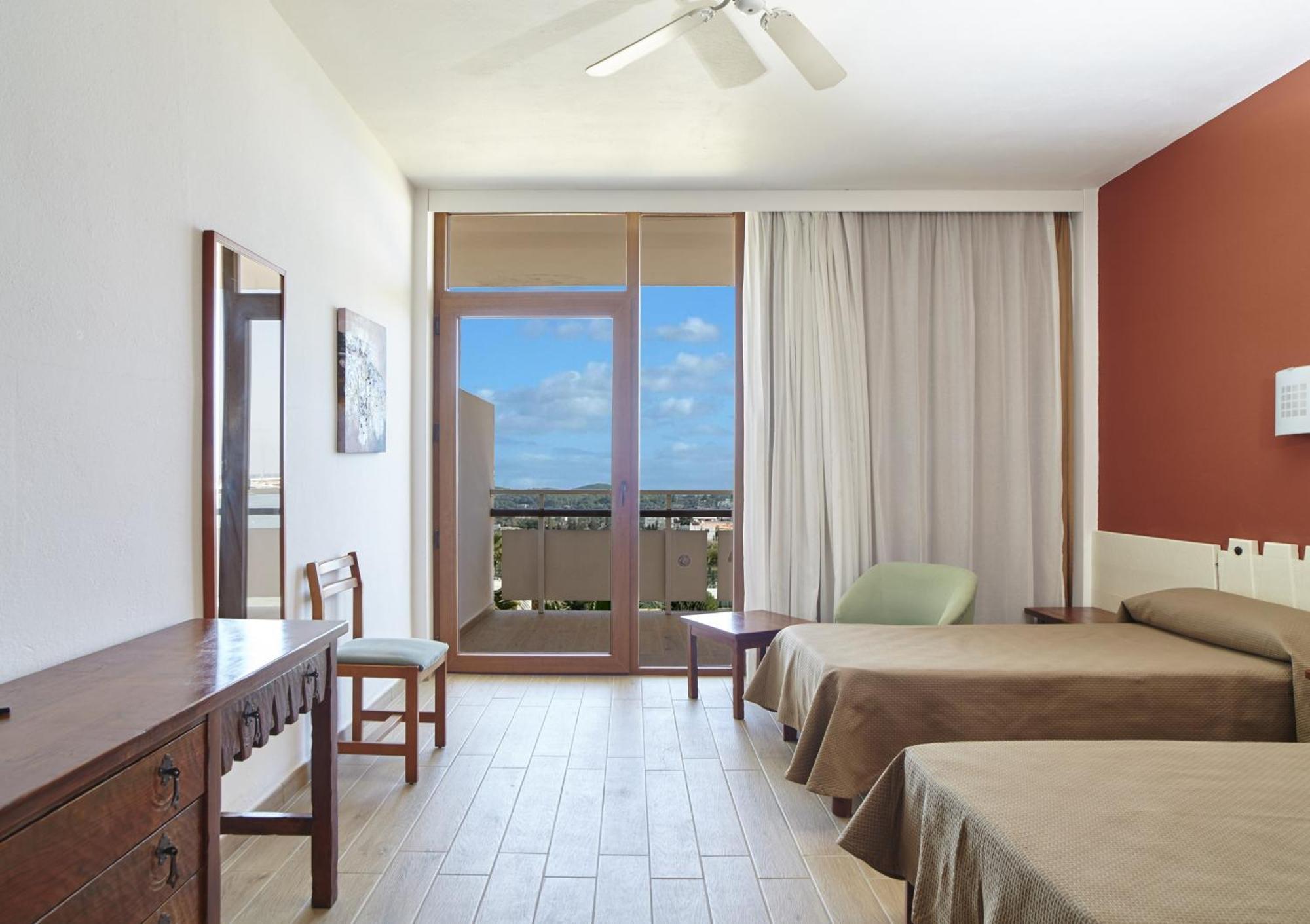 Hotel Arenal Sant Antoni de Portmany Esterno foto